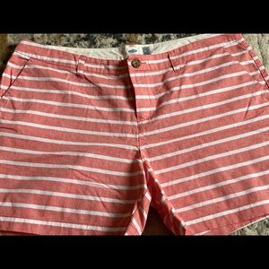 Size 14 women’s Old Navy shorts